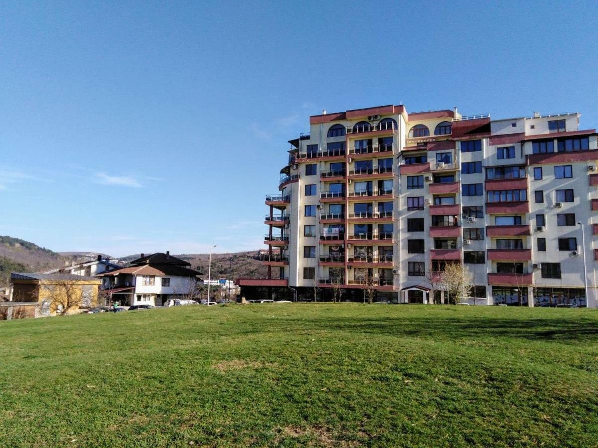 Апартамент "Скален Венец" Veliko Tarnovo Buitenkant foto